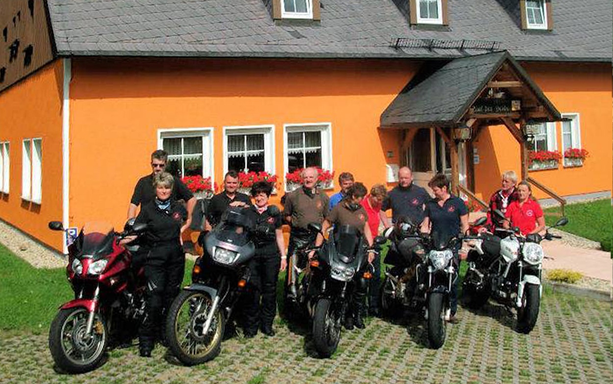 Fahrradfahrer Biker Gasthof und Pension Auf der Heide in Waltersdorf